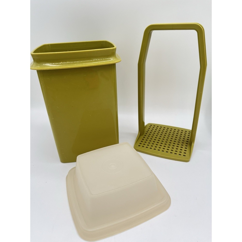 Tupperware Vintage Pickle Keeper 1330-8 Pick-A-Deli Avocado Green Insert & Lid